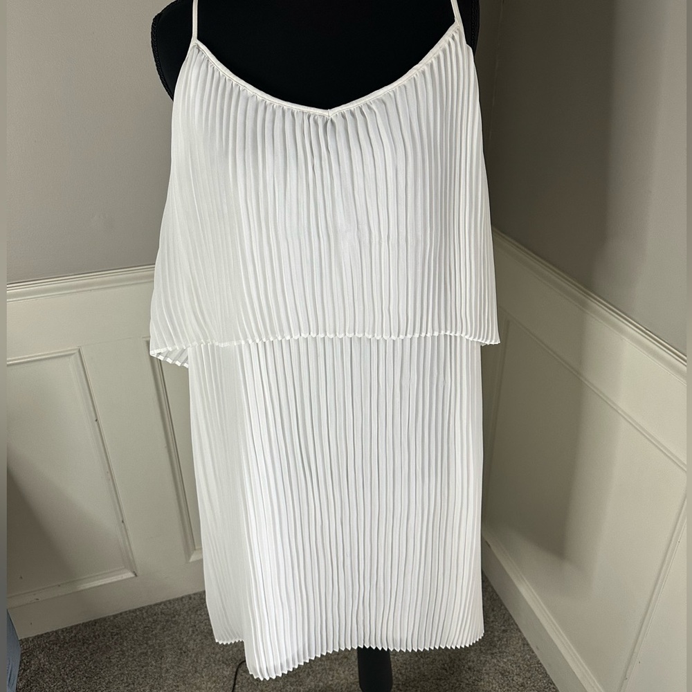 BCBG White Pleated Empire Waist Dress Spaghetti Straps Size Large